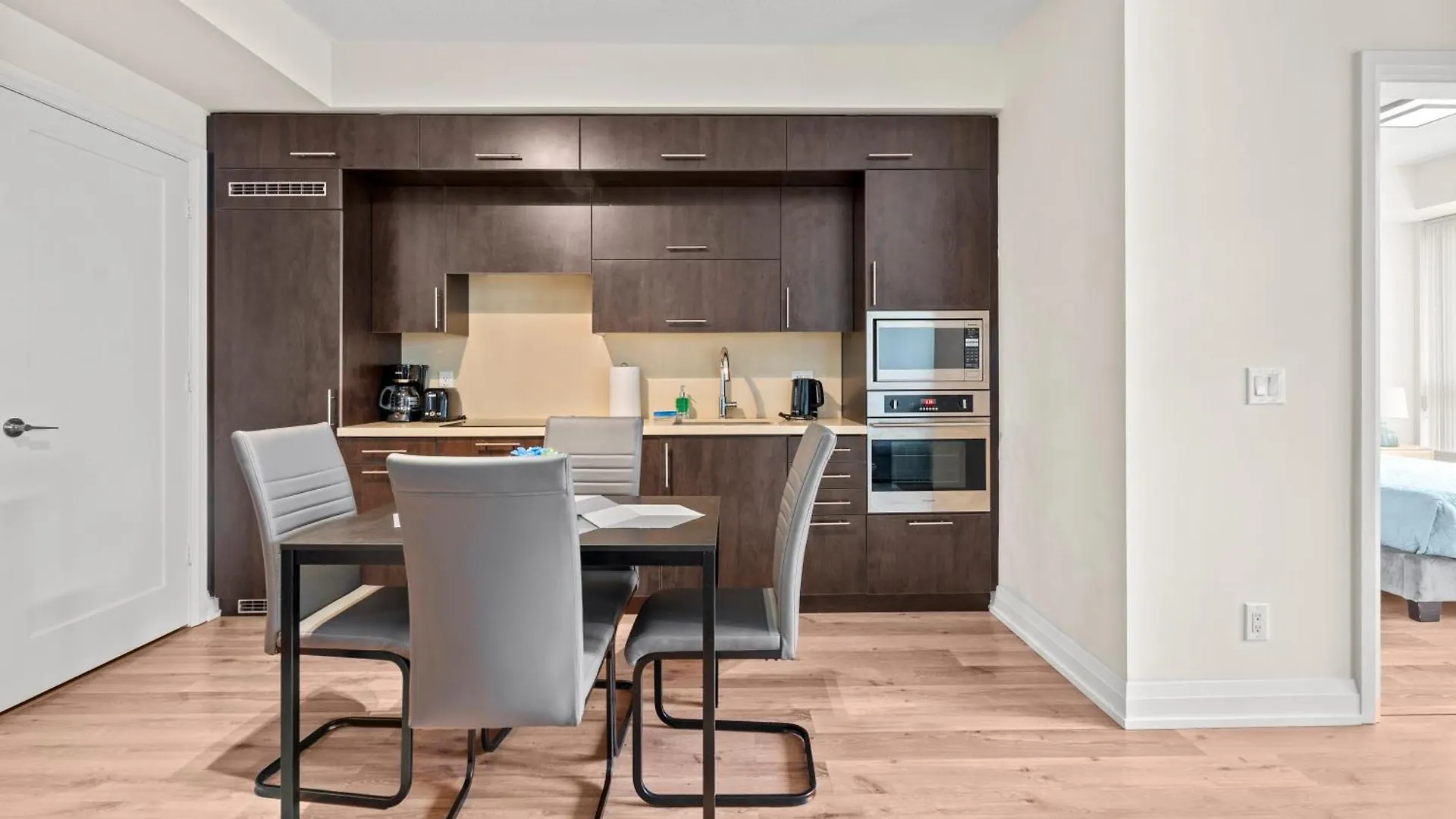 Globalstay Modern Apartments In North York Skyscraper Торонто